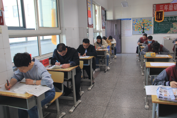 七初东校区一场别开生面的教学相长正式拉开序幕 (9) 七初东校区一场别开生面的教学相长正式拉开序幕 (9)